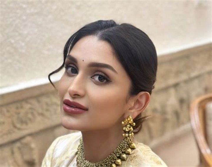 
Deepika Dhanya Height, Age, Husband, Biography, Wiki, Net Worth 