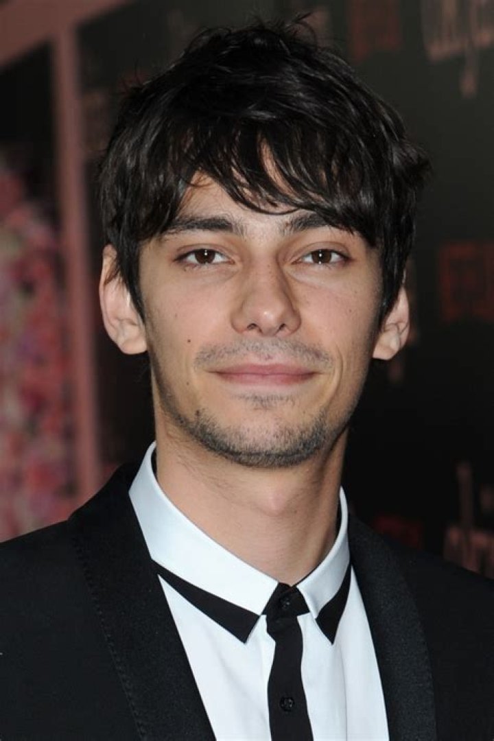 
Devon Bostick Height, Weight, Net Worth, Age, Birthday, Wikipedia, Who, Nationality, Biography 