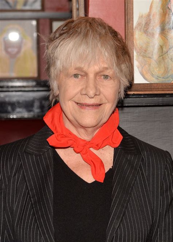 
Estelle Colin Height, Weight, Net Worth, Age, Birthday, Wikipedia, Who, Nationality, Biography 