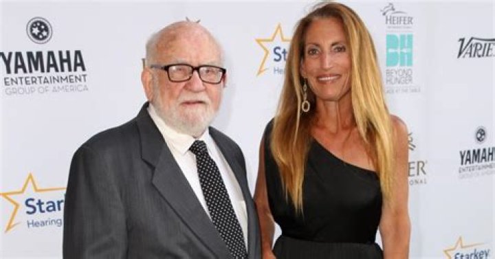
Inside Ed Asner’s Family: Meet His Wife and 4 Children 