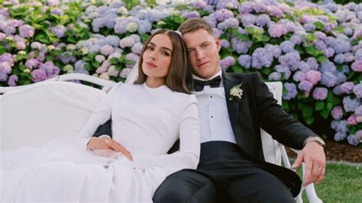 
Is Claudia Oshry Married or Dating? Her Wiki, Age, Mom, Net worth and Wedding 