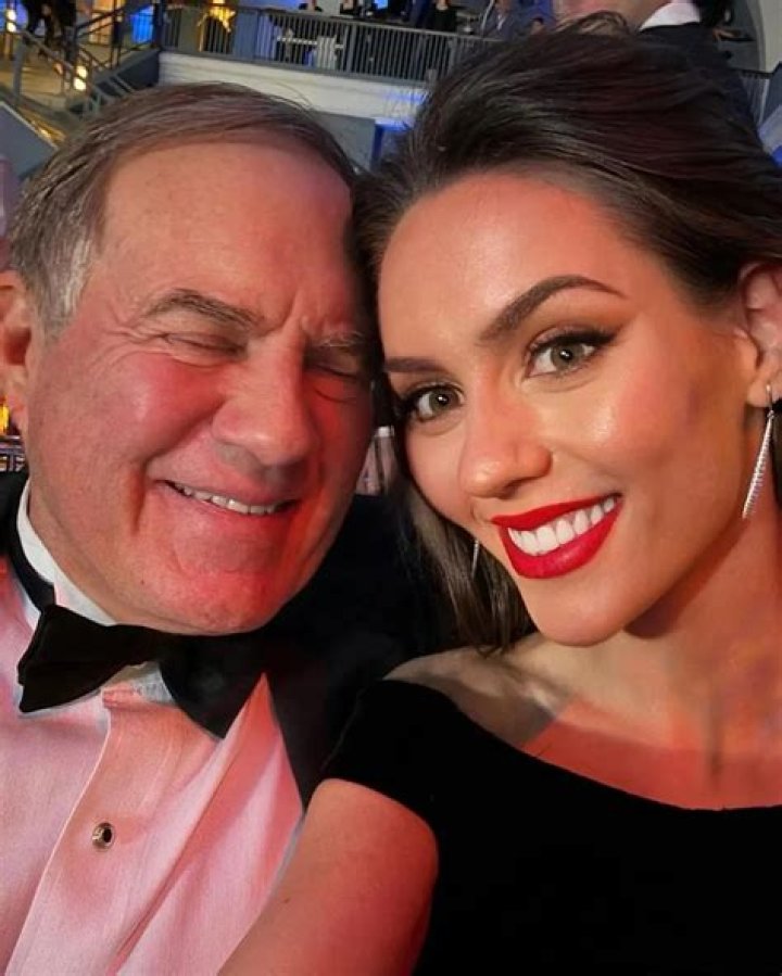 
Jennifer Schmitt Belichick Age, Birthday, Wikipedia, Who, Nationality, Biography 