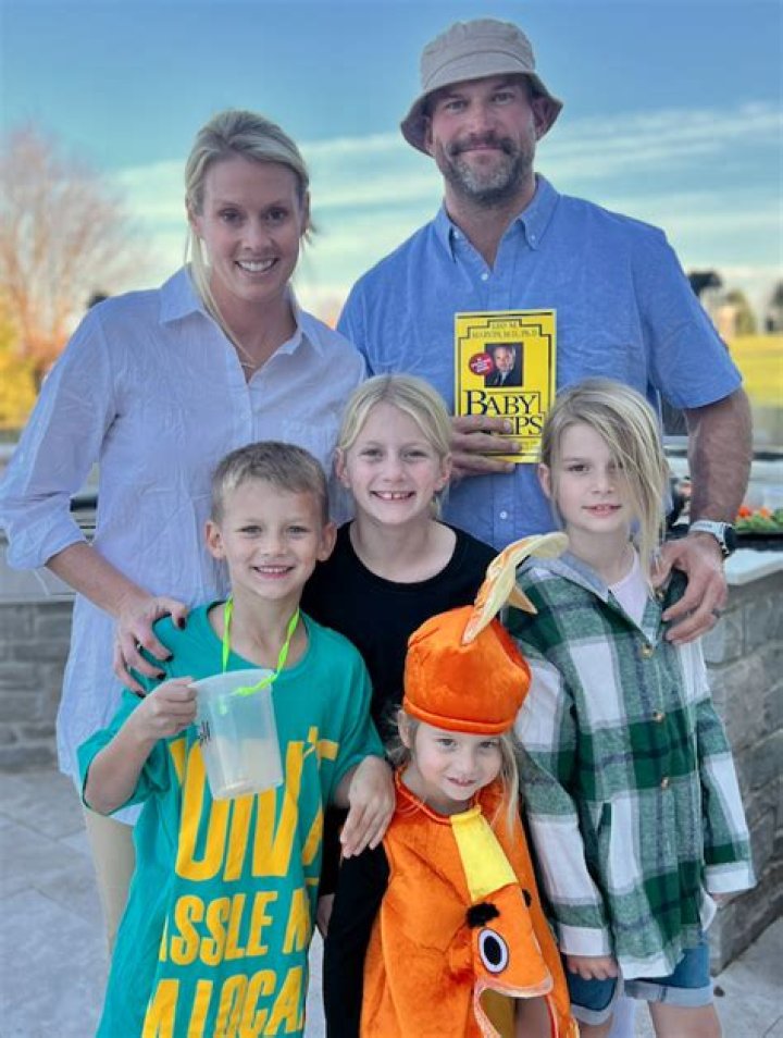 
Joe Thomas is Married to Wife: Annie Thomas. Kids. 