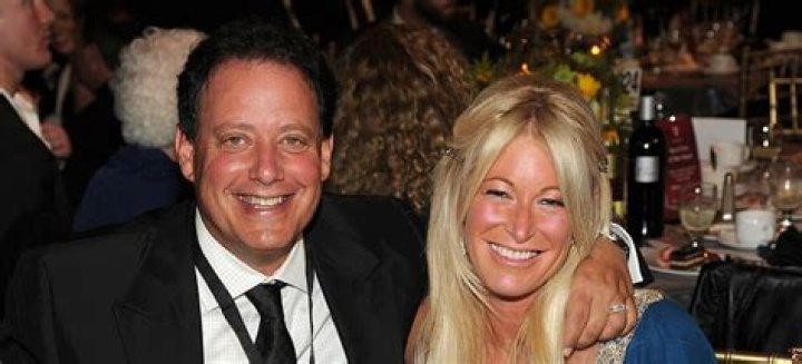 Kenny Meiselas is Married to Wife: Beth Katz Meiselas. Kids.