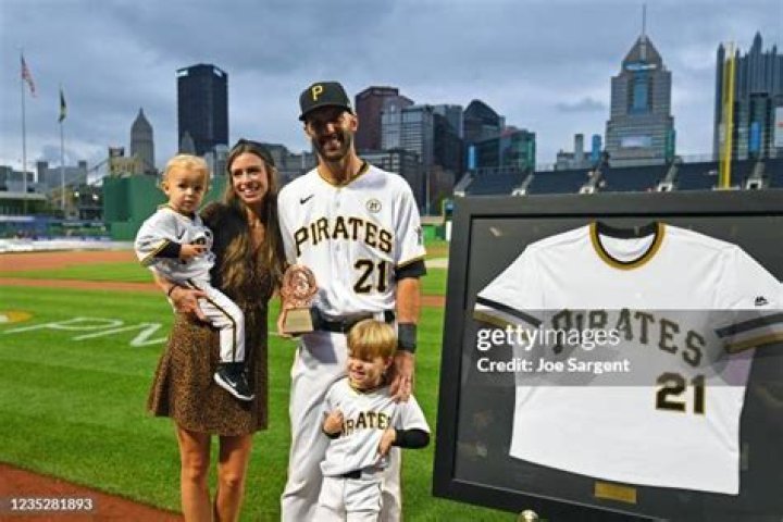 
Meet Jacob Stallings Parents Kevin And Lisa Stallings- Everything To Know About His Family Tree 
