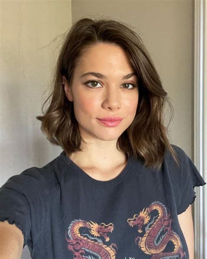 Michelle Ellyse Schlaman Height, Weight, Net Worth, Age, Birthday, Wikipedia, Who, Nationality, Biography