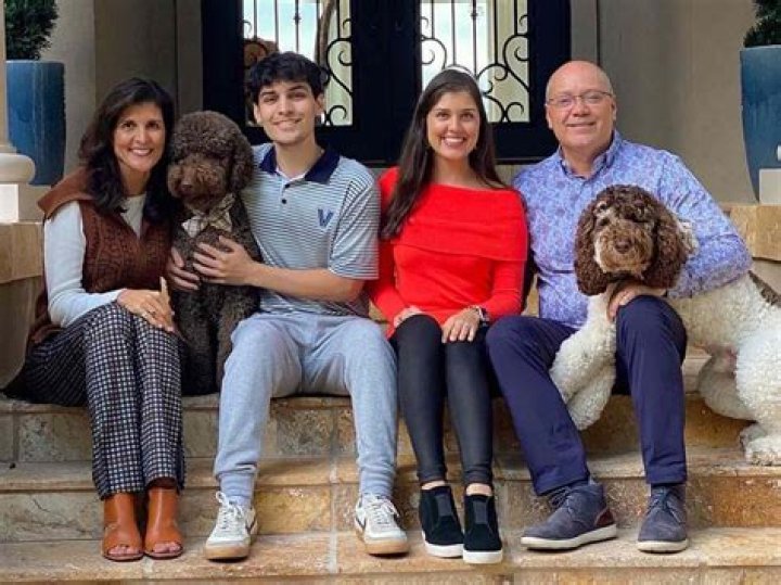 Minne Koole Parents And Siblings- Where Is The Actor Actually From?