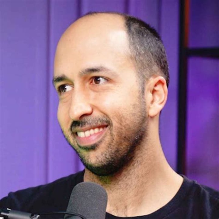 Pej Vahdat Height, Weight, Net Worth, Age, Birthday, Wikipedia, Who, Nationality, Biography