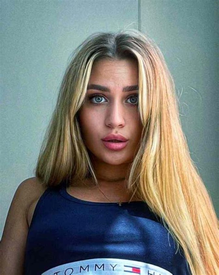 
Taylor Ruck Height, Weight, Net Worth, Age, Birthday, Wikipedia, Who, Nationality, Biography 