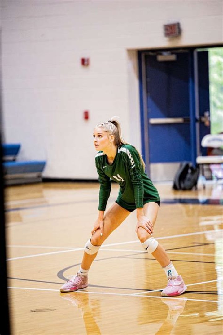 Tristan Wirfs Girlfriend Meredith Sutton Played Junior Volleyball As The Outside Hitter At High School