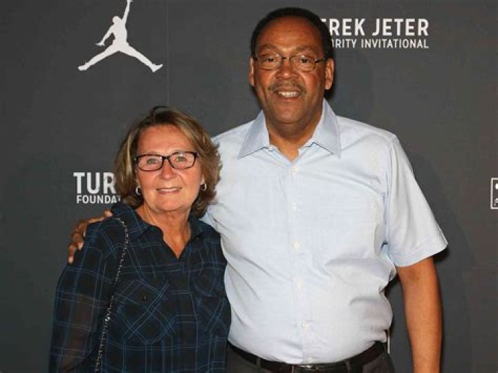 Who Are Jake Sanderson Parents? Meet His Former NHL Forward Father Geoff Sanderson And Mother Ellen